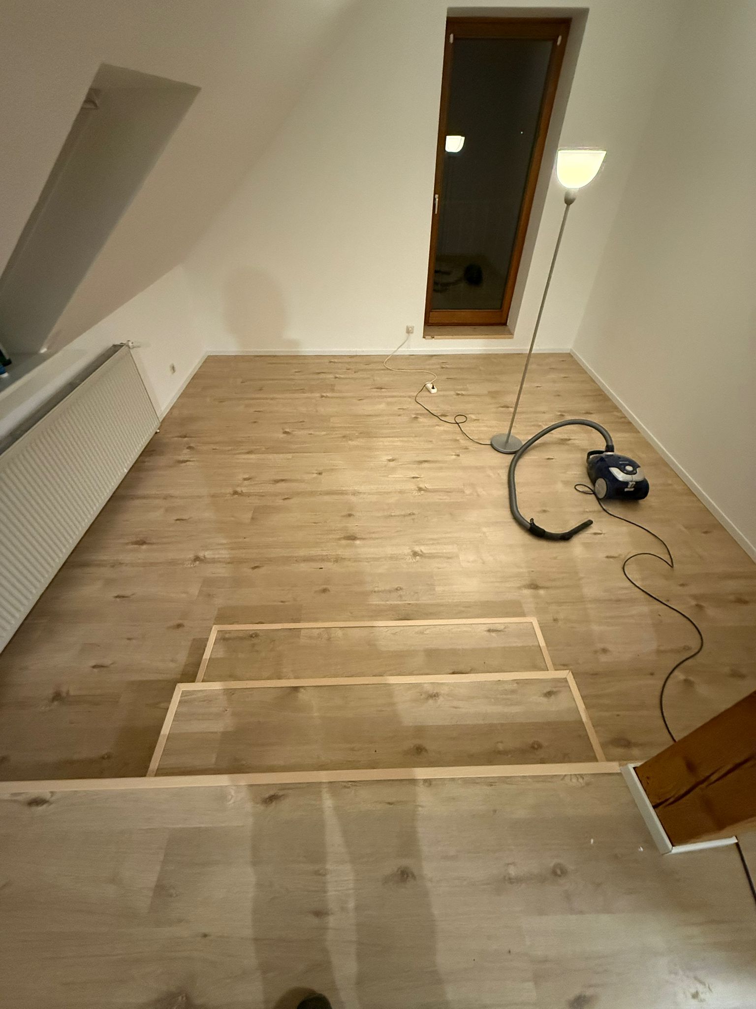 Bodenverlegung - Laminat, Vinyl und Fliesen